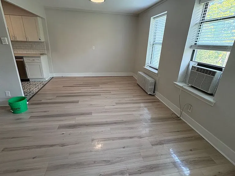 Renovated Studios, 1, & 2 bed apartments! — Photo 25