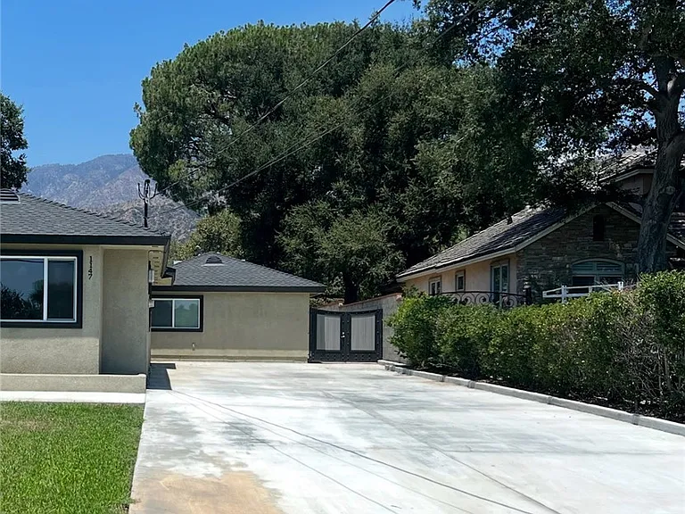 1147 E Lemon Ave — Photo 10