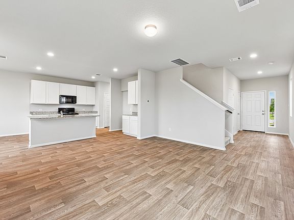 3rd image of 304 Jade St