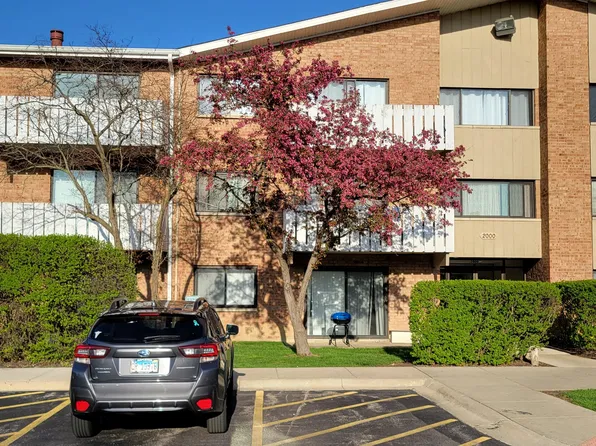2000 Bayside Dr, Palatine, IL 60074