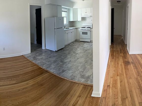 3rd image of 1301 New York Ave