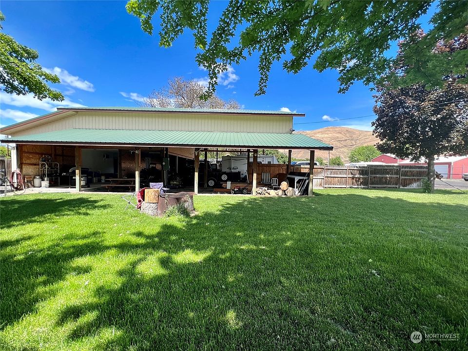 303 W. 1st Street, Starbuck, WA 99359 Zillow