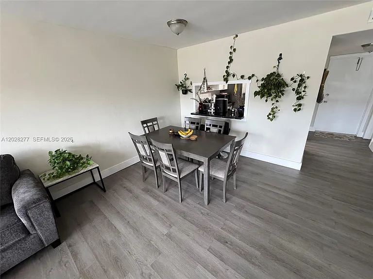 330 SE 2nd St #303H — Photo 3