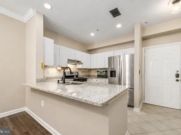 11397 Aristotle Dr #11409, Fairfax, VA 22030