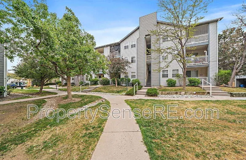 2 bed, 2.0 bath, 963 sqft, $1,900 — Photo 1