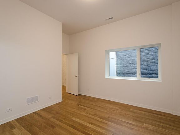 2nd image of 1728 W Division St #1728-301