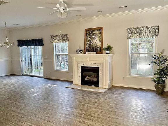 3rd image of 24 Butler Crossing Dr