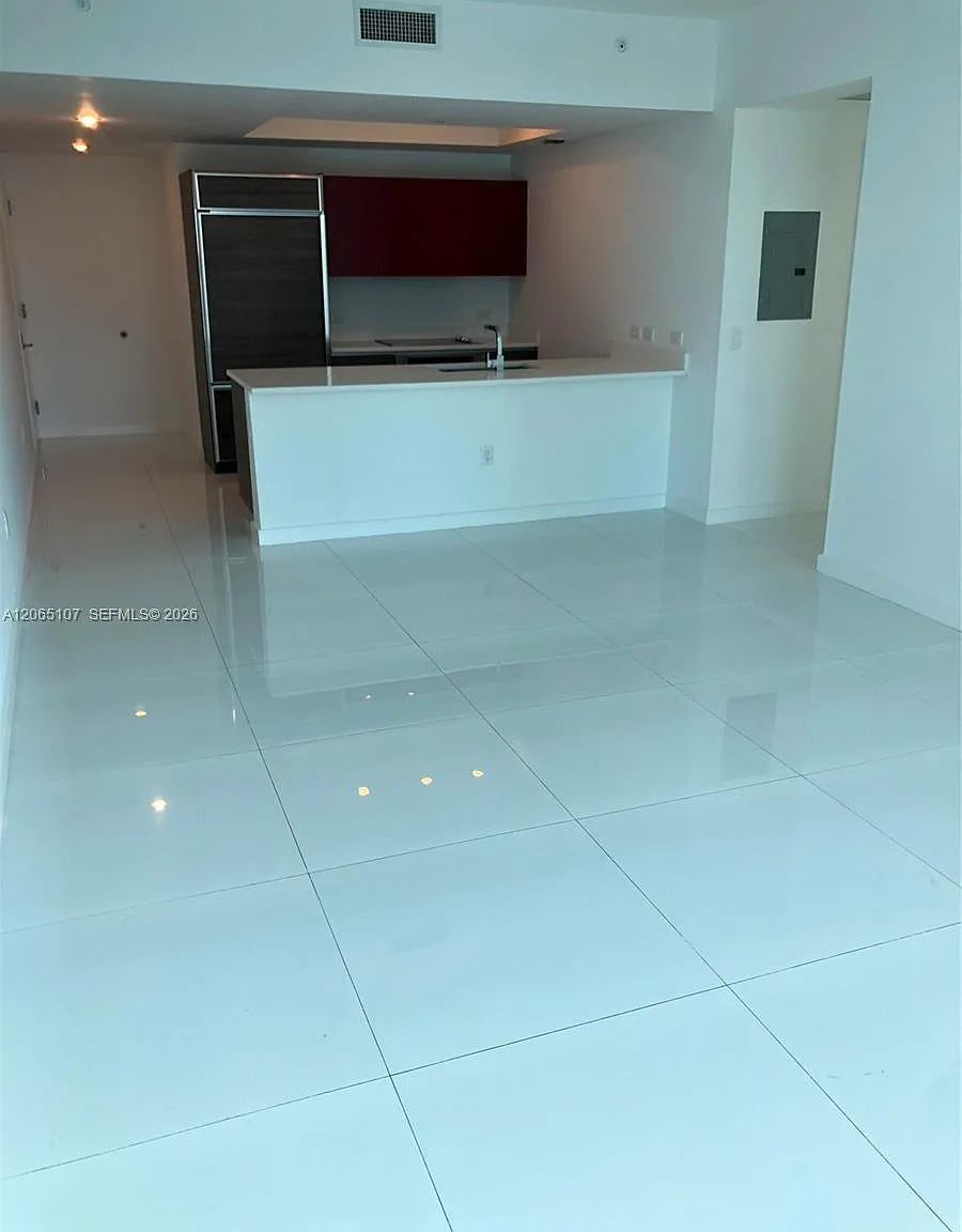 1100 Millecento Residence — Photo 3