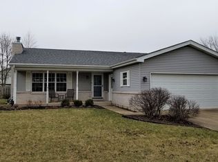 1720 Edgewater Dr, Morris, IL 60450