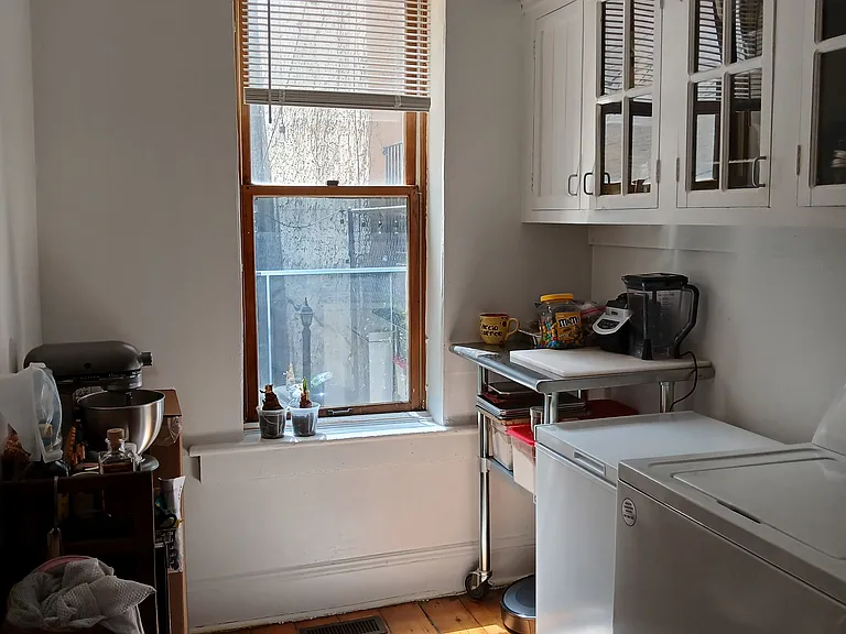 124 Bright St #1 — Photo 4