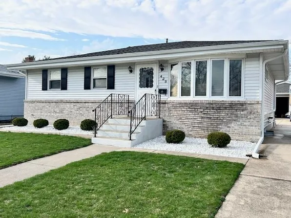 428 E 8th St, Belvidere, IL 61008