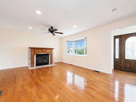 4th image of 168 W Hudson St