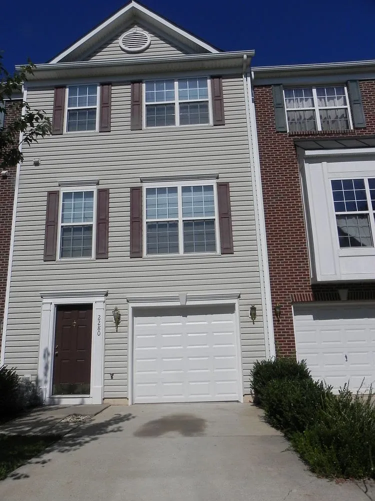 2280 Forsythia Dr photo 1