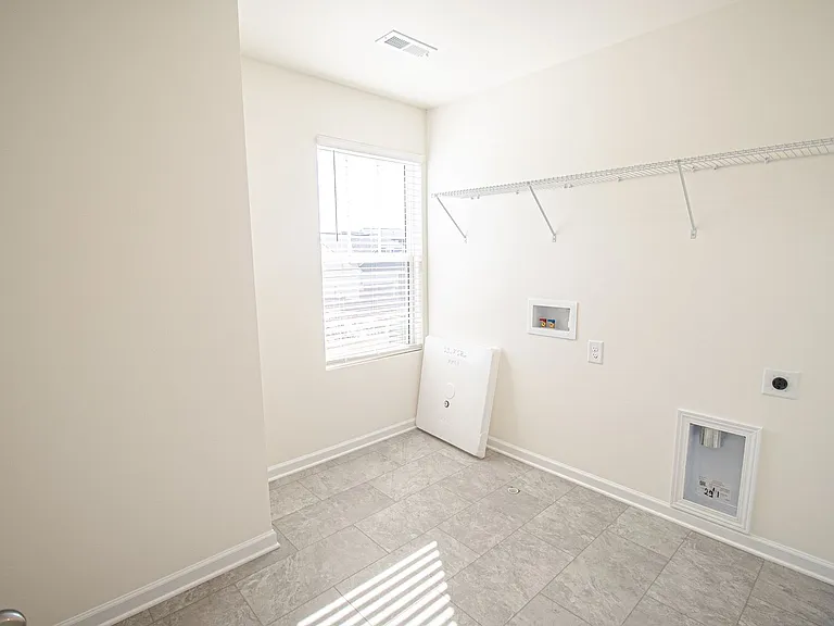 1528 Felthorpe Way — Photo 37