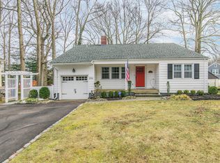 1096 Revere Rd, North Brunswick, NJ 08902