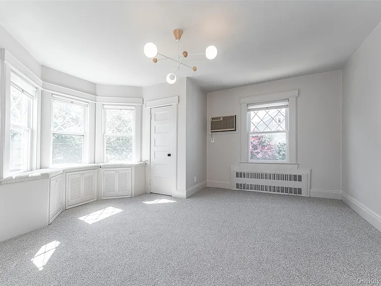 486 Oxford Rd — Photo 21
