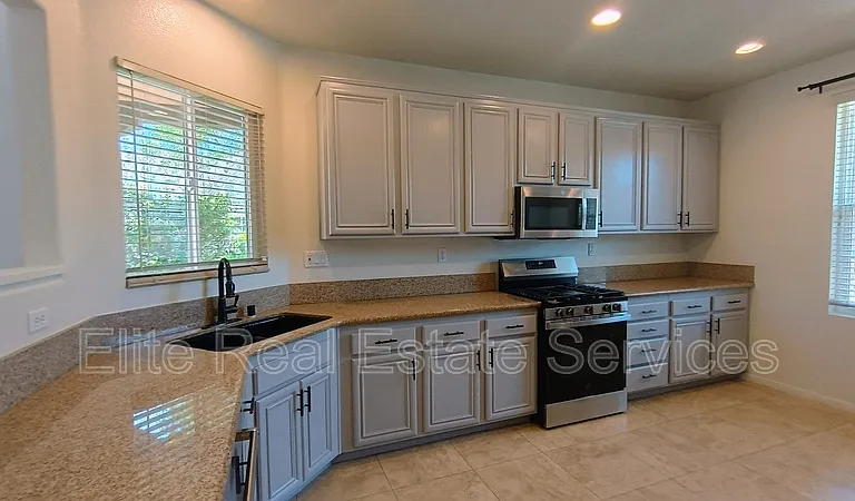 1777 Oconnor Ave — Photo 2