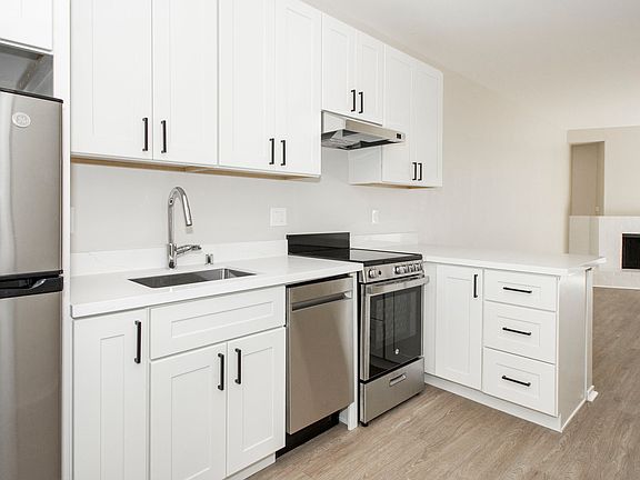 4th image of 24 Vandewater St #207