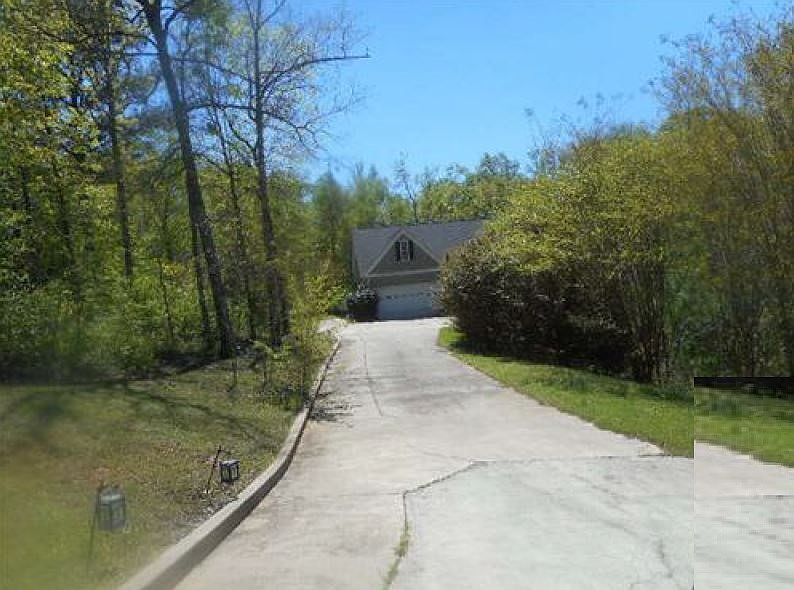 1st image of 124 E River Bend Dr