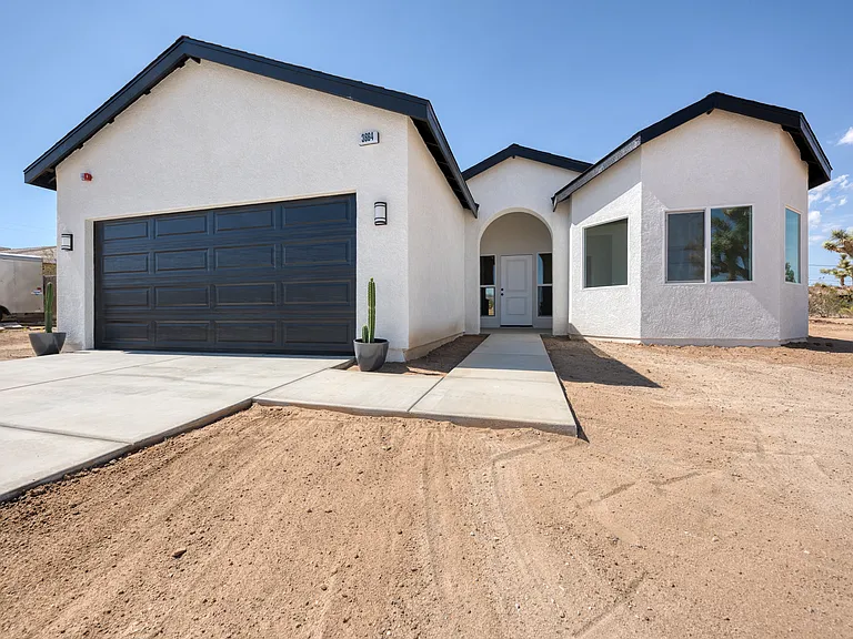 3878 Hilton Ave — Photo 10