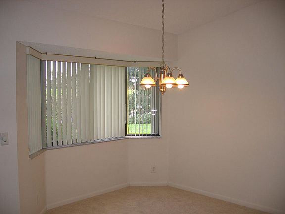 3rd image of 9405 Chelsea Dr N