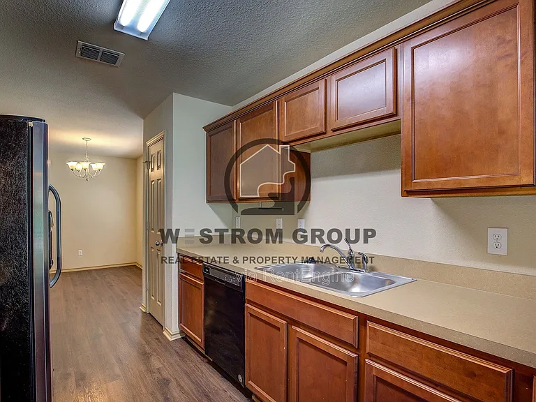 10721 Deauville Dr — Photo 17