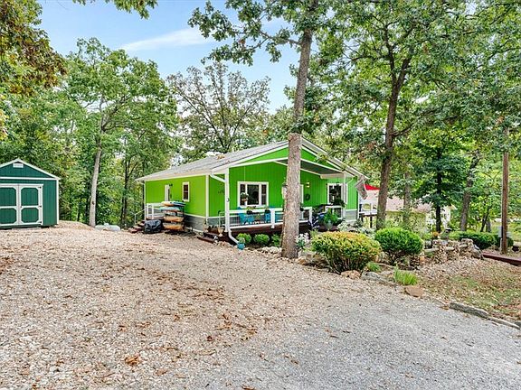 3rd image of 3 Woodview Ln