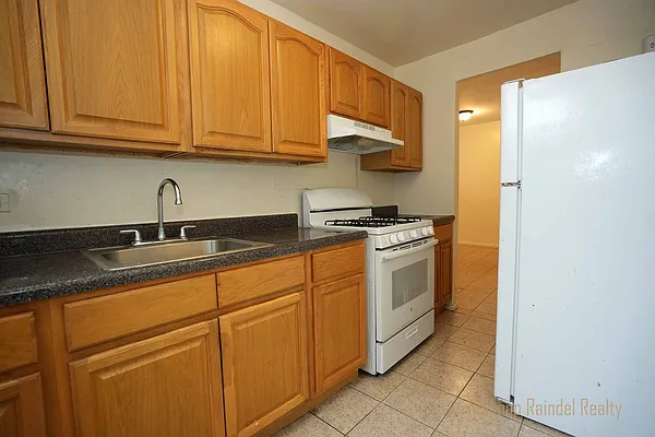 Rented by Norman Raindel, LREB | media 8