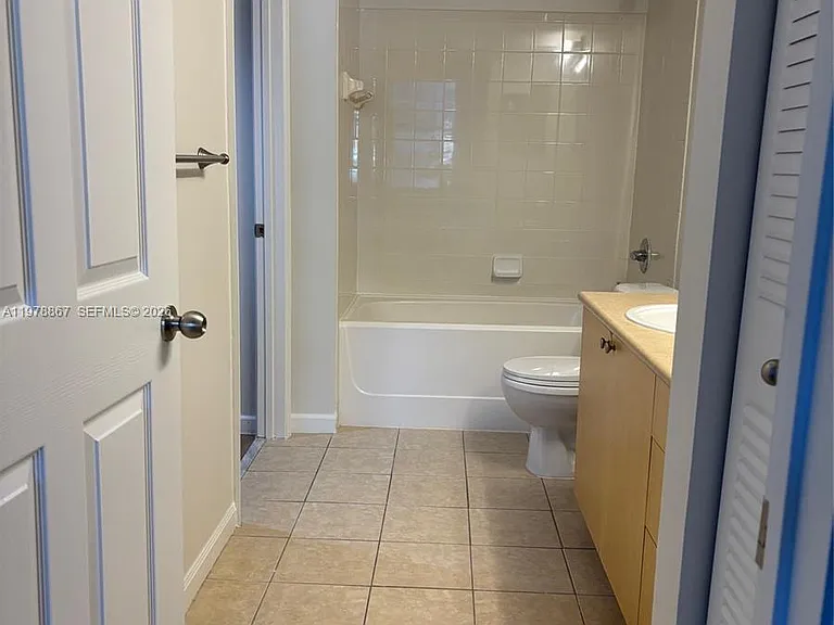 1919 Van Buren St #219A — Photo 10