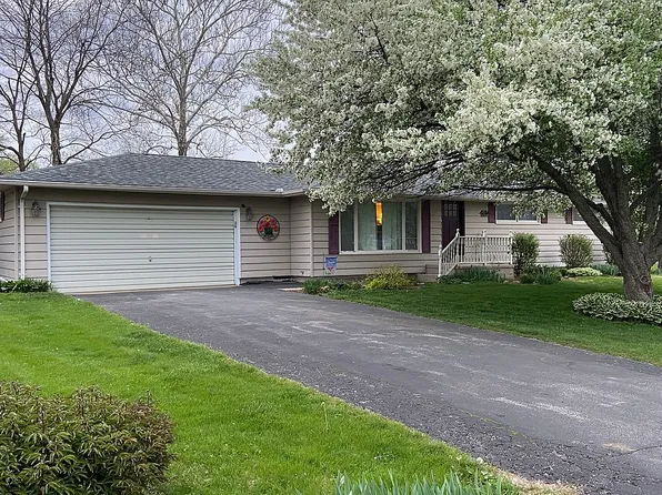 285 N Dilley St, Roseville, IL 61473