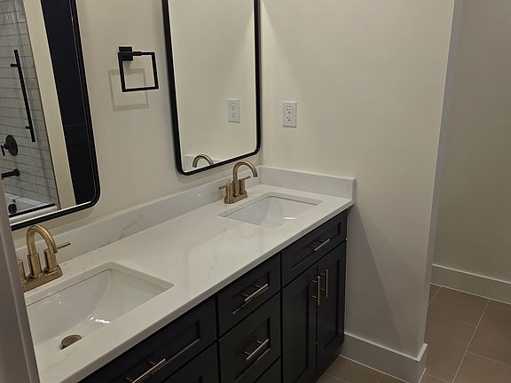4th image of 10899 S Hausman Rd #102