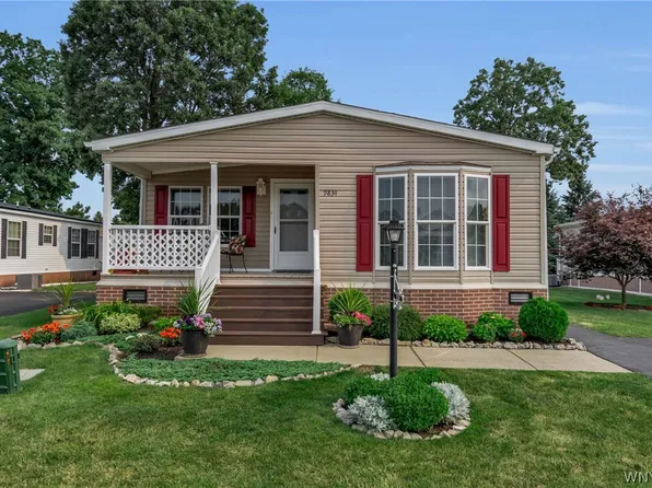 9834 Tottenham Ave, Clarence, NY 14031