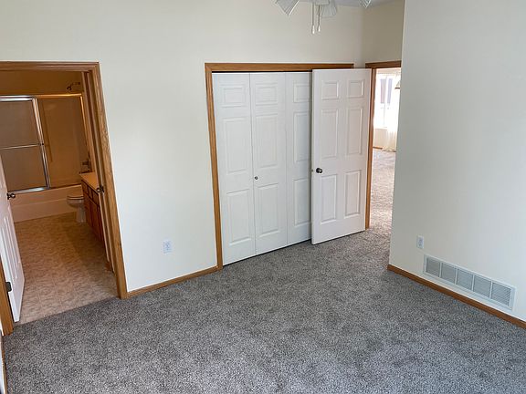 4th image of 1720 SE La Grant Pkwy APT 1