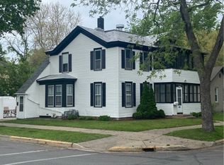 829 Division St, La Crosse, WI 54601