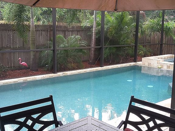 Pool/jacuzzi