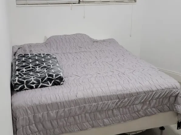 18726 NE 18th Ave APT 219, Miami, FL 33179