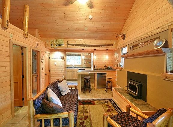 3rd image of 53665 White Falls Ct