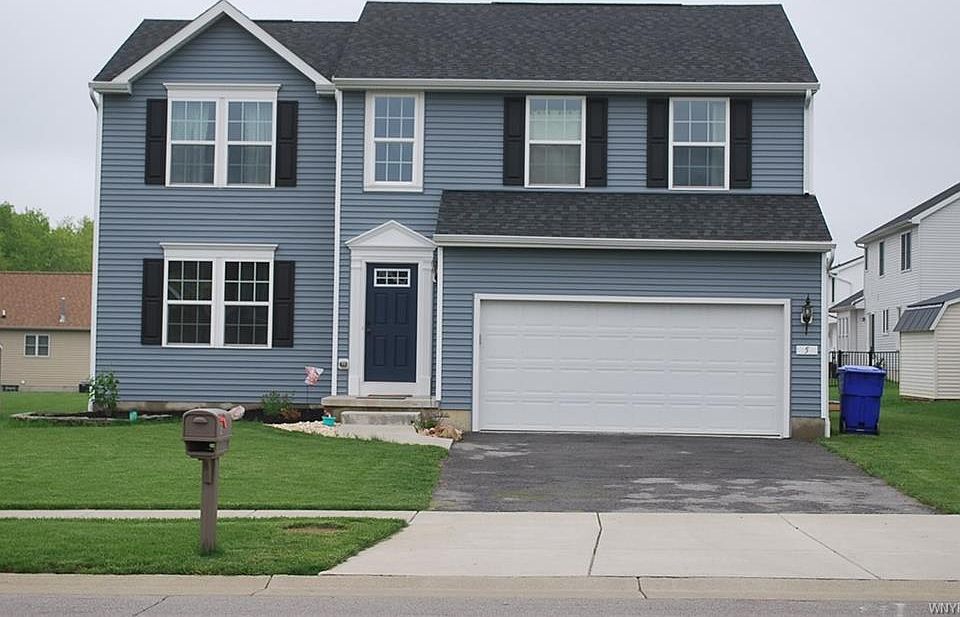 1st image of 5 Louise Dr
