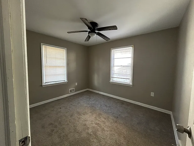 915 N Upland Ave — Photo 8