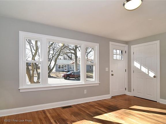3rd image of 39 Buckley Ave