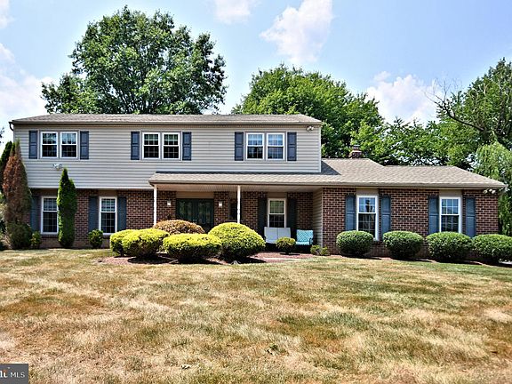 2nd image of 97 Redwood Dr