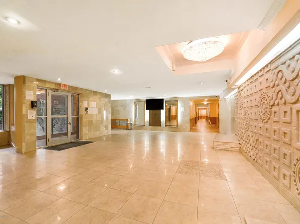 2727 Ocean Parkway image 4 of 6