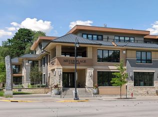 222 Ferndale Rd S #204, Wayzata, MN 55391