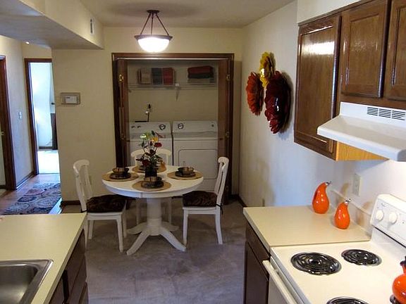 4th image of 837 Crossing Ct APT 201