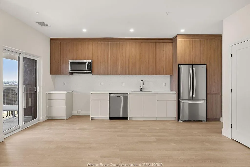 1 bed, 722 sqft, $1,925 — Photo 3