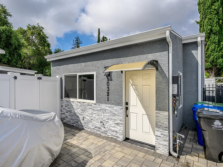 10321 Sherman Grove Ave — Photo 1
