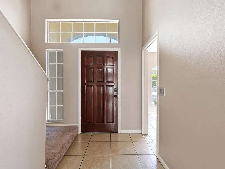1146 N Granada Dr — Photo 4