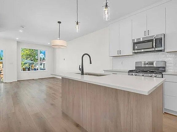 3rd image of 10504 151st St NW #1477756