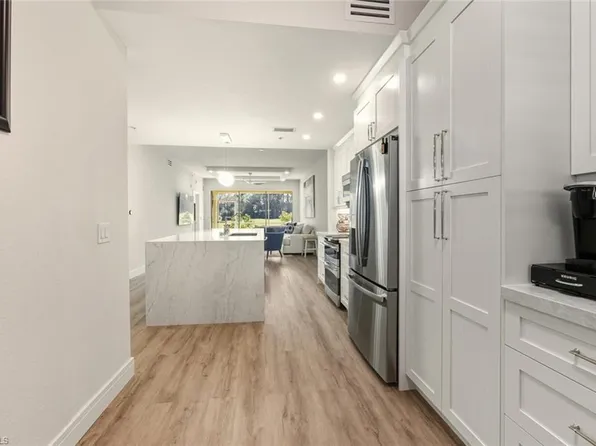 6820 Sterling Greens PL #2105, NAPLES, FL 34104