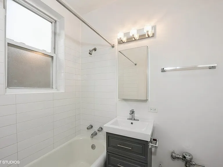 432 W Belmont — Photo 7